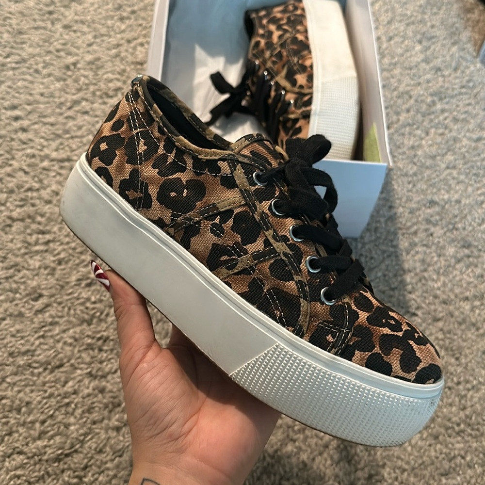 Steve Madden Emmi Flatform Oxford